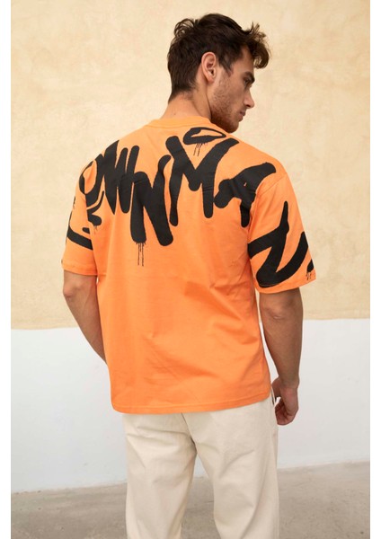 Erkek Ön ve Arka Baskılı Regular Fit T-Shirt fırsatları