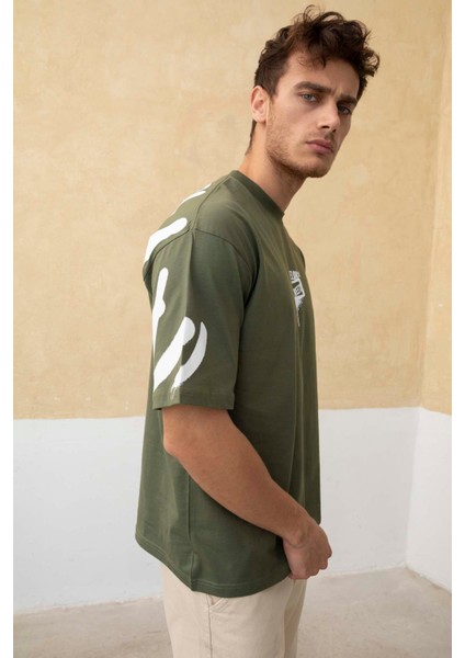 Erkek Ön ve Arka Baskılı Regular Fit T-Shirt fırsatları