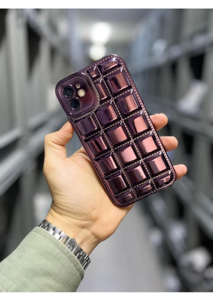 Vip Case Iphone 11 Uyumlu Kabartmalı Dikiş Detaylı Baklava Desenli Parlak Vivid Kılıf