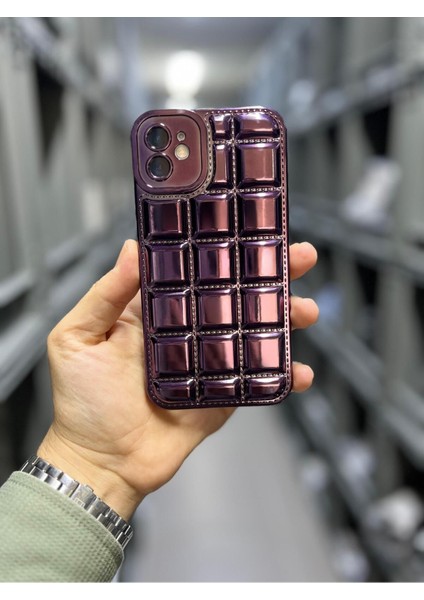 Iphone 11 Uyumlu Kabartmalı Dikiş Detaylı Baklava Desenli Parlak Vivid Kılıf