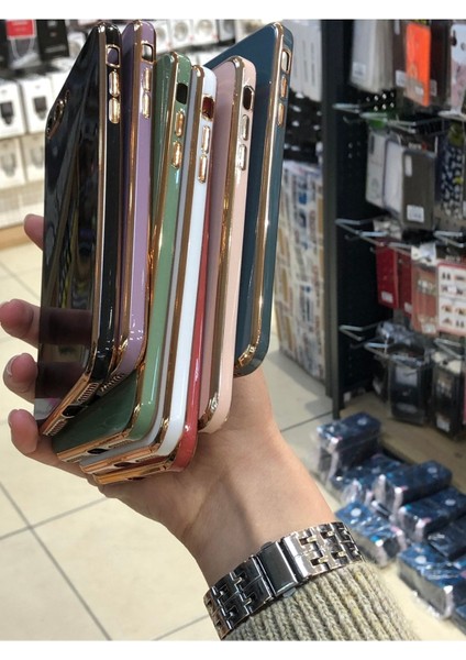 Iphone 7 Plus ve 8 Plus Uyumlu Parlak Kenarlı Gold Detaylı Soft Bark Kılıf