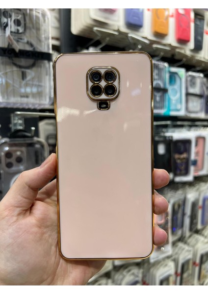 Xiaomi Redmi Note 9 Pro ve 9s Uyumlu Gold Kenarlı Parlak Kamera Korumalı Yumuşak Silikon Bark Kılıf