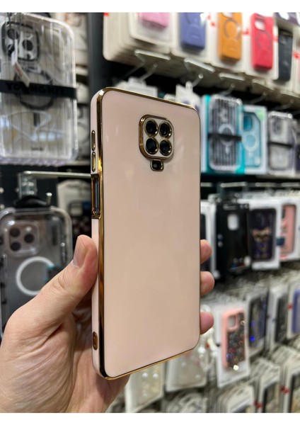 Xiaomi Redmi Note 9 Pro ve 9s Uyumlu Gold Kenarlı Parlak Kamera Korumalı Yumuşak Silikon Bark Kılıf