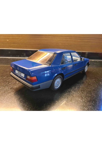 1/18 Mercedes 260E W124