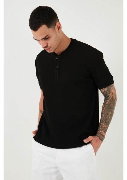 Pamuklu Relaxed Fit Düğmeli Sıfır Yaka T Shirt Erkek T Shirt 5902737 fırsatları