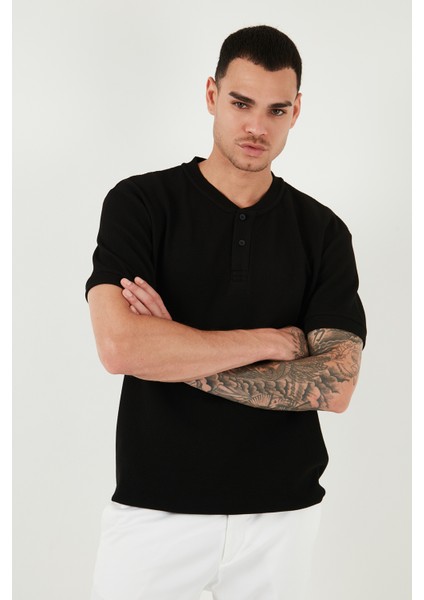 Pamuklu Relaxed Fit Düğmeli Sıfır Yaka T Shirt Erkek T Shirt 5902737 indirimleri