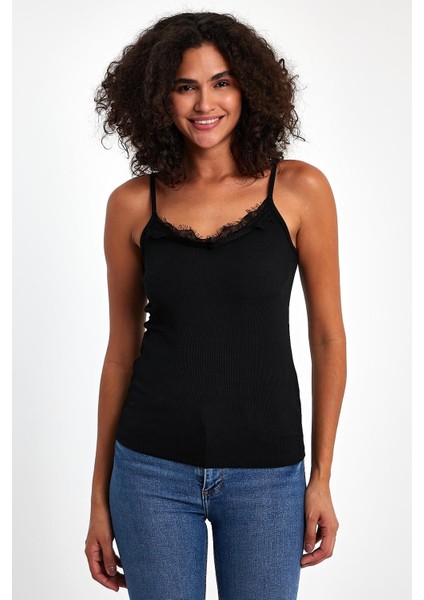 Dantel Işlemeli Ayarlanabilir Askılı Bluz fiyatları