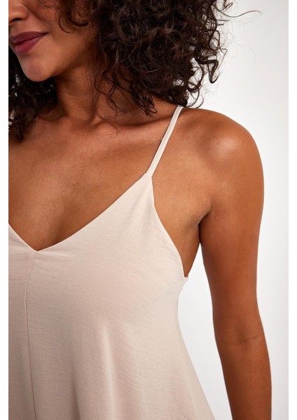 V Yaka Ayarlanabilir Omuz Askılı Uzun Elbise fırsatları