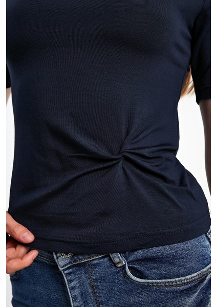 Bisiklet Yaka Büzgülü Tişört indirimleri