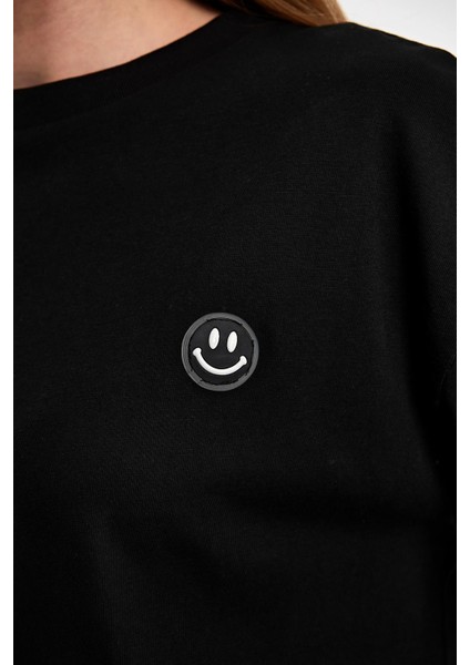 Bisiklet Yaka Smile Emoji Tişört fırsatları