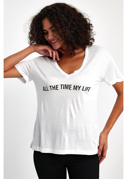 V Yaka Tişört modelleri