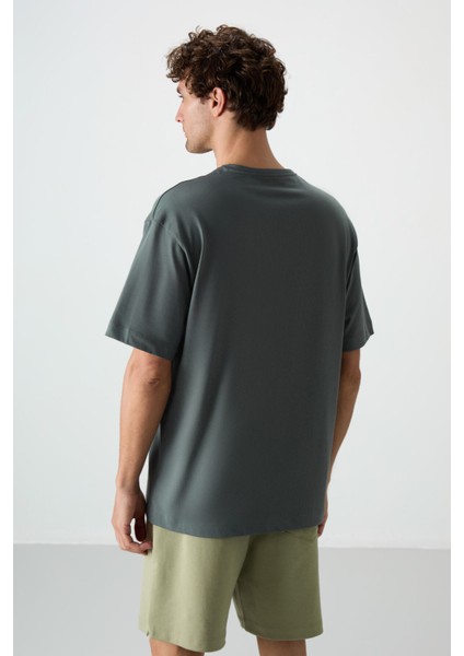 Haki %100 Pamuk Kalın Yumuşak Dokulu Oversize Fit Baskılı Erkek T-Shirt - 88360