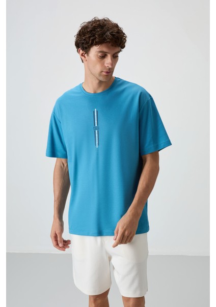 Petrol Mavi Pamuklu Kalın Yüzeyi Dokulu Oversize Fit Baskılı Erkek T-Shirt - 88366