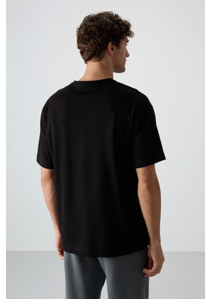 Siyah Pamuklu Kalın Yüzeyi Dokulu Oversize Fit Baskılı Erkek T-Shirt - 88367