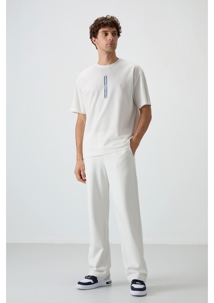 Ekru Pamuklu Kalın Yüzeyi Dokulu Oversize Fit Baskılı Erkek T-Shirt - 88366