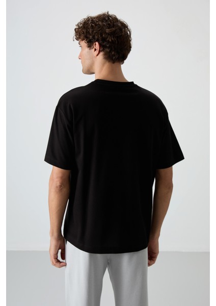 Siyah Pamuklu Kalın Yüzeyi Dokulu Oversize Fit Baskılı Erkek T-Shirt - 88370
