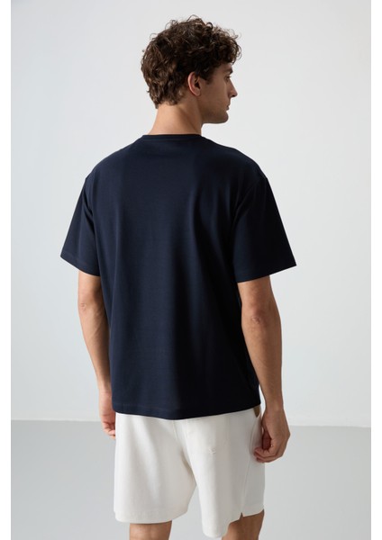 Lacivert Pamuklu Kalın Yüzeyi Dokulu Oversize Fit Baskılı Erkek T-Shirt - 88372 indirimleri