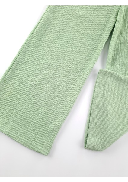 Kız Çocuk Yazlık Pantolon Tişort Ikili Takım Su Yeşili ve Somon Pembe Renk Seçenekleri Göğüs Nakış fırsatları