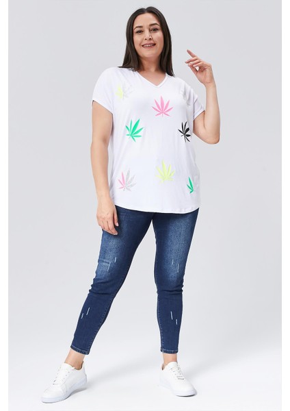 Kadın Büyük Beden Neon Taş Baskılı Beyaz Bluz fiyatları