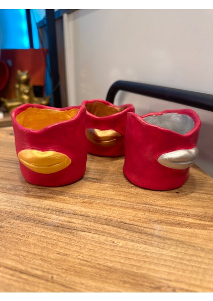 Iki Cadı Tasarım, Penguen Dudak El Yapımı Seramik Üçlü Kupa Seti indirimleri