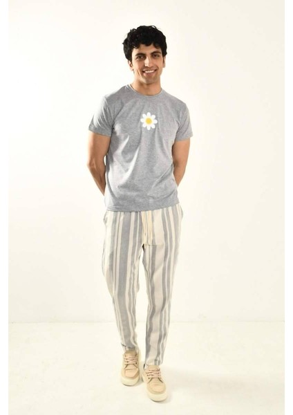 Gri Papatya Nakış Detaylı Bisiklet Yaka T Shirt