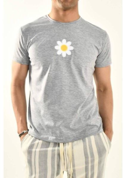 Gri Papatya Nakış Detaylı Bisiklet Yaka T Shirt modelleri
