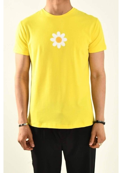 Sarı Papatya Nakış Detaylı Bisiklet Yaka T Shirt fiyatları