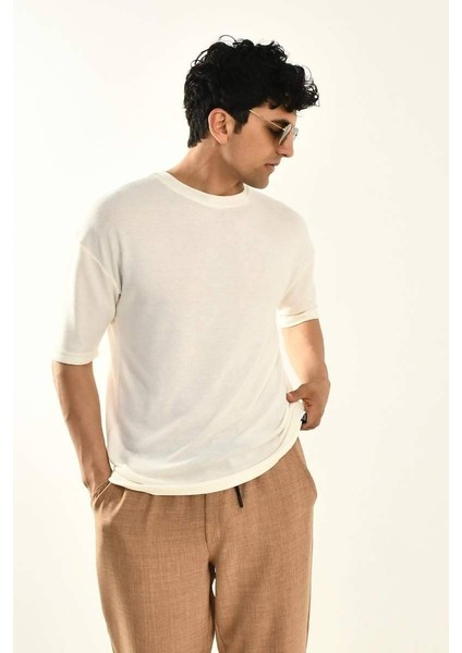 Ekru Soft Kumaş Rahat Kesim Basic T-Shirt fırsatları