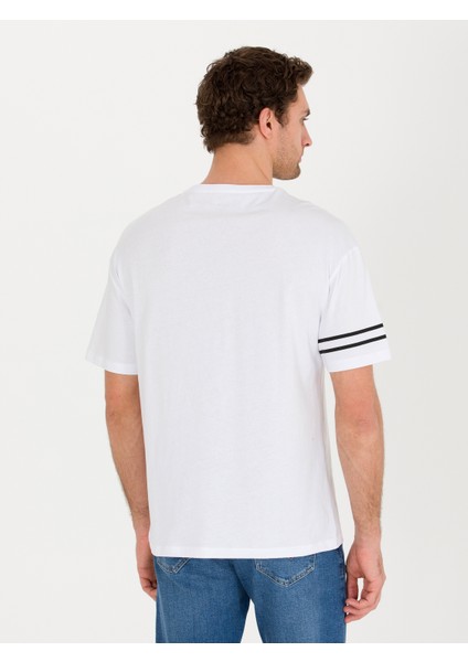 Erkek Beyaz Bisiklet Yaka Oversize T-Shirt 50266514-VR013 indirimleri