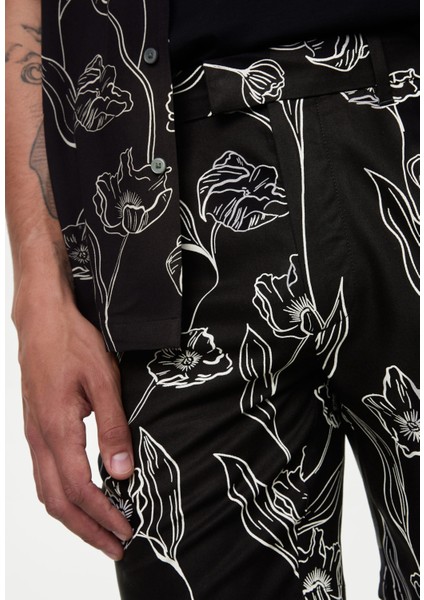 Regular Fit Çiçek Desenli Şort fiyatları