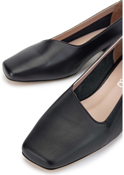 Kadın Deri Siyah Deri Topuklu Ayakkabı 923 01 Bn Ayk Y24 Sıyah Dr fırsatları