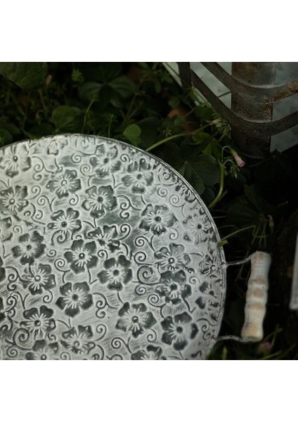 El Işi Yuvarlak Düz Metal Plaka Retro Tatlı Kek Ekmek Plaka Ahşap Kolları ile Dekoratif Antika Servis Tepsisi Restoran | Depolama Tepsileri (Ler) (Yurt Dışından) fırsatları