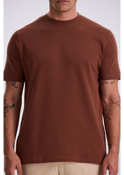 Kahve %100 Pamuk Desenli Bisiklet Yaka T-Shirt