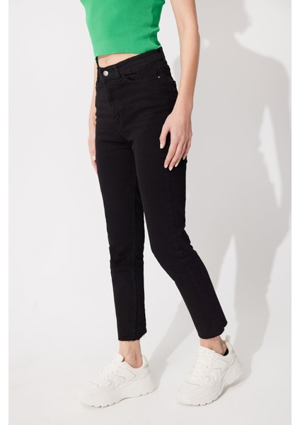 Siyah Yüksek Bel Straight Fit Jean SS23JP4744Sİ