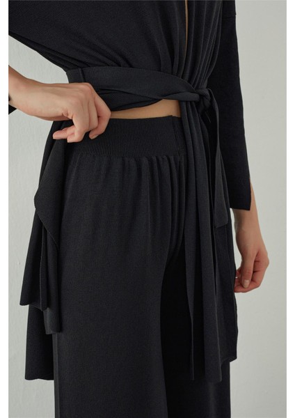 Siyah Boru Paça Basic Triko Pantolon fiyatları