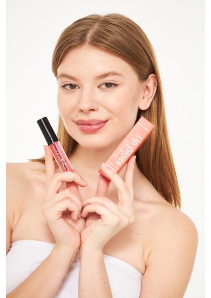 Çilek Aromalı Dudak Dolgunlaştırıcı ve Parlatıcı Lip Gloss