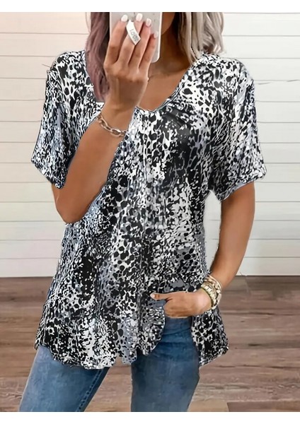 Kadın V Yaka Renkli Leopar Desen Büzgü Detay Süprem Bluz modelleri