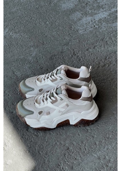 Taban Detaylı Sneaker