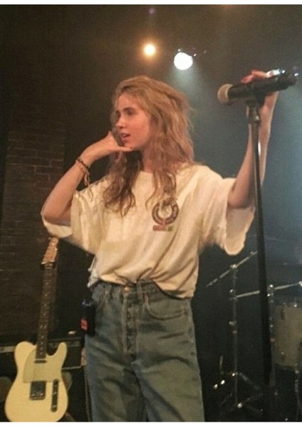 Clairo Tablo Ahşap Poster Dekoratif