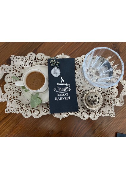 Gümüş Yaldızlı Siyah Çiçekli Mühürlü Damat Kahvesi Garson Peçete 1 Adet