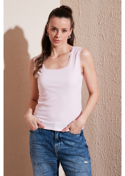 Slim Fit Kalın Askılı Dantelli Kare Yaka Bürümcük Atlet Bayan Atlet 5864979