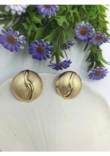 Kadın Gold Renk Düğme Detaylı Paslanmaz Çelik Bijuteri Küpe