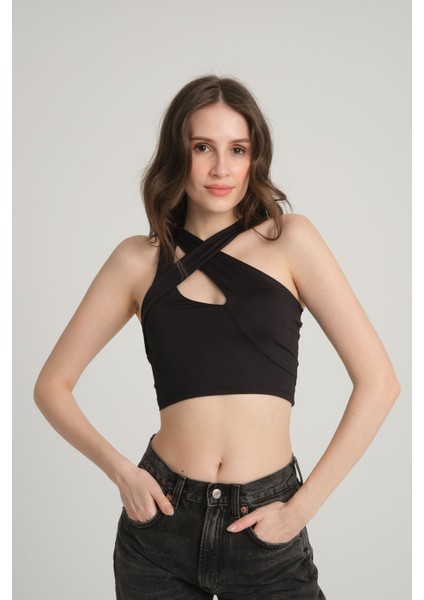 Çapraz Askılı Siyah Crop Top