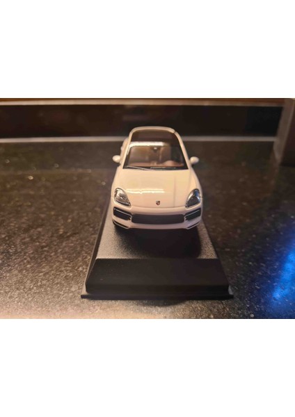 1/43 Porsche Cayenne E-Hybrid Coupe 2019