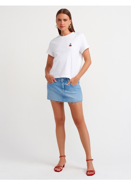31045 Kiraz Nakışlı Bisiklet Yaka T-Shirt-Beyaz modelleri