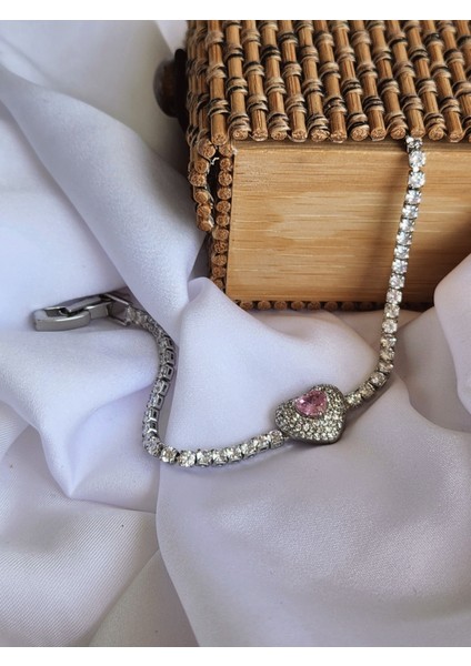 Kalp Model Pembe Zirkon Taşlı Silver Çelik Bileklik