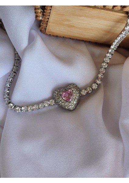 Kalp Model Pembe Zirkon Taşlı Silver Çelik Bileklik