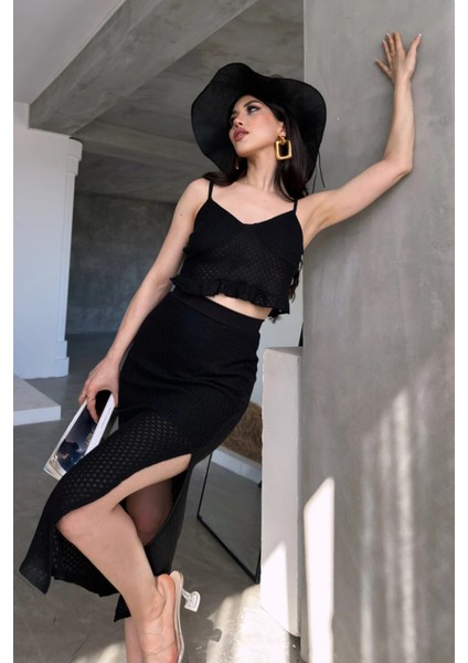 Fırfır Detaylı Crop Bluz ve Yırtmaç Detaylı Etek Triko Ikili Takım DFL4003