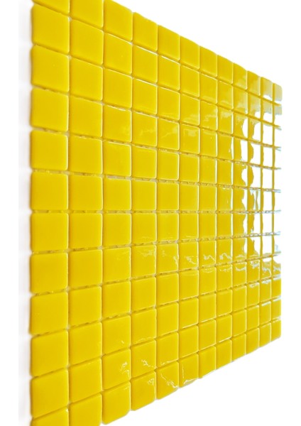 Mutfak, Banyo, Havuz ve Tüm Yüzeyleri İçin Cam Mozaik. Cam Ölçüsü: 5 Mm. File Ölçüsü: 31.5X31.5 Cm. Renk: Civciv Sarısı (1 Koli=10 File Karo=1m2 Fiyatıdır)