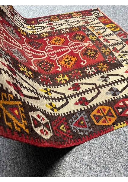 El Dokuma Seccade Gömürgen Kilimi 110X160 Kök Boya Antika Kilim